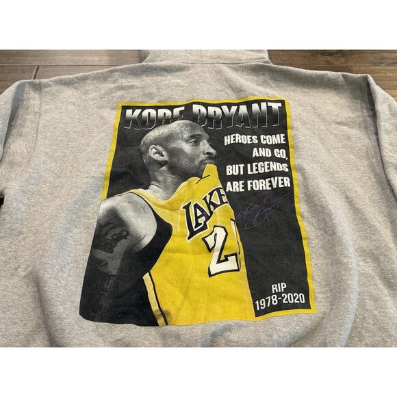 Kobe Bryant Mens Gray We Built Different XVII Job Is Done Pullover Hoodie 3XL - Picture 4 of 9